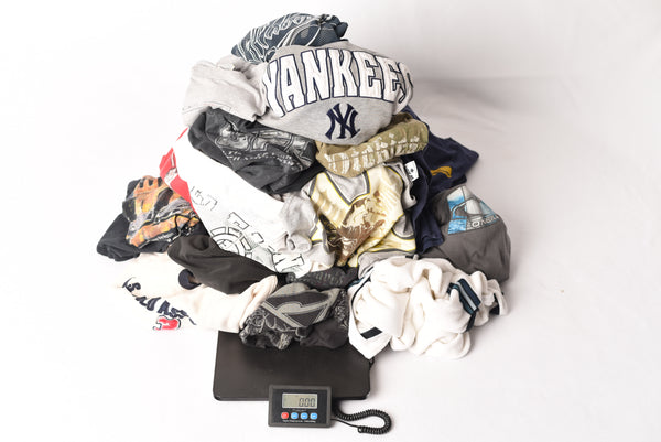 Vintage Clothing – Sold By The Pound (Bulk)