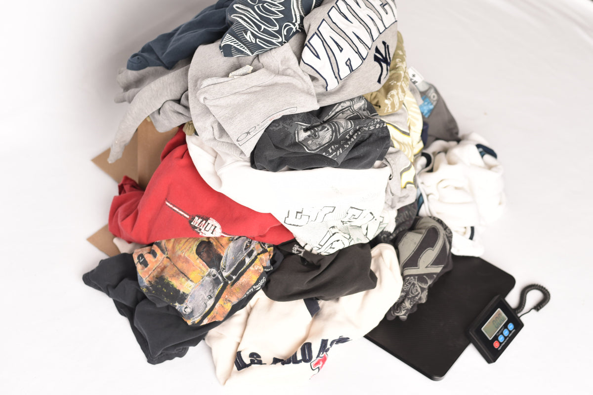 Vintage Clothing – Sold By The Pound (Bulk)